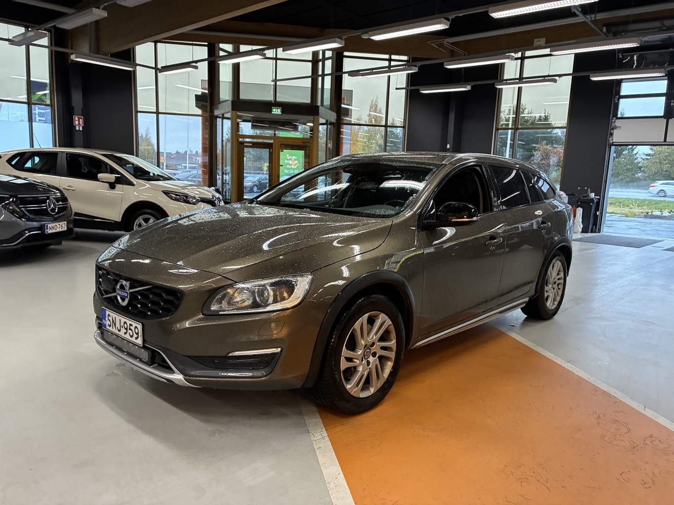 Volvo V60 Cross Country vaihtoauto