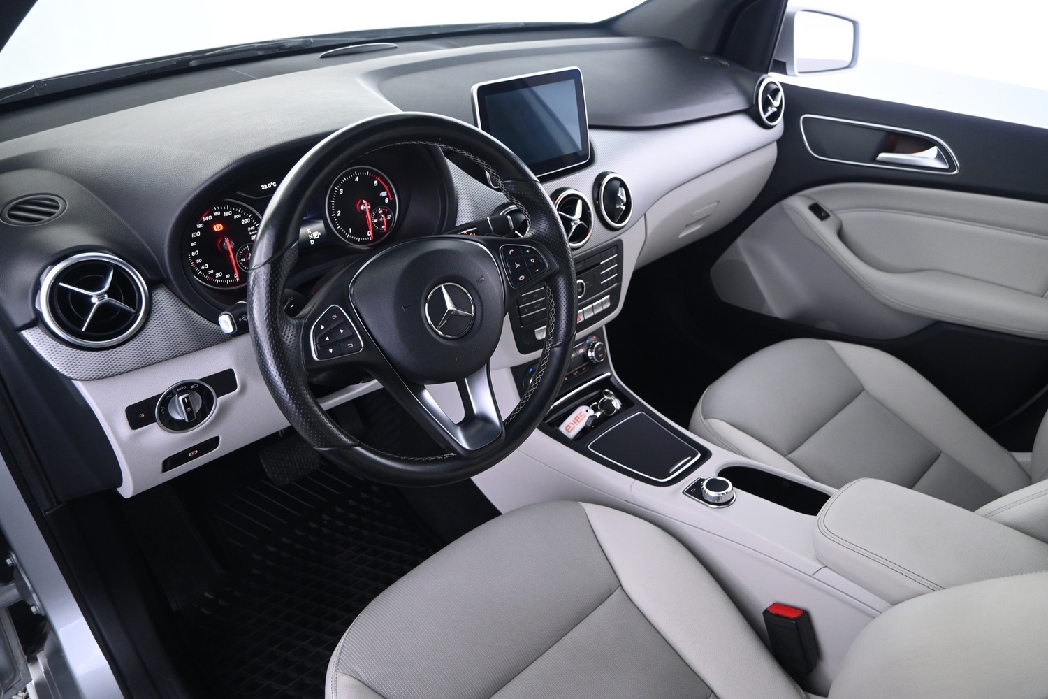 Mercedes-Benz B vaihtoauto