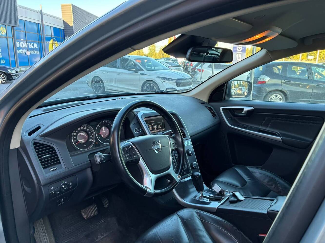 Volvo XC60 vaihtoauto