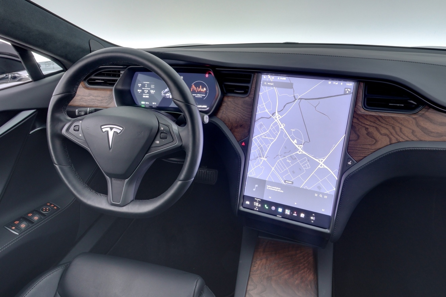 Tesla Model S vaihtoauto