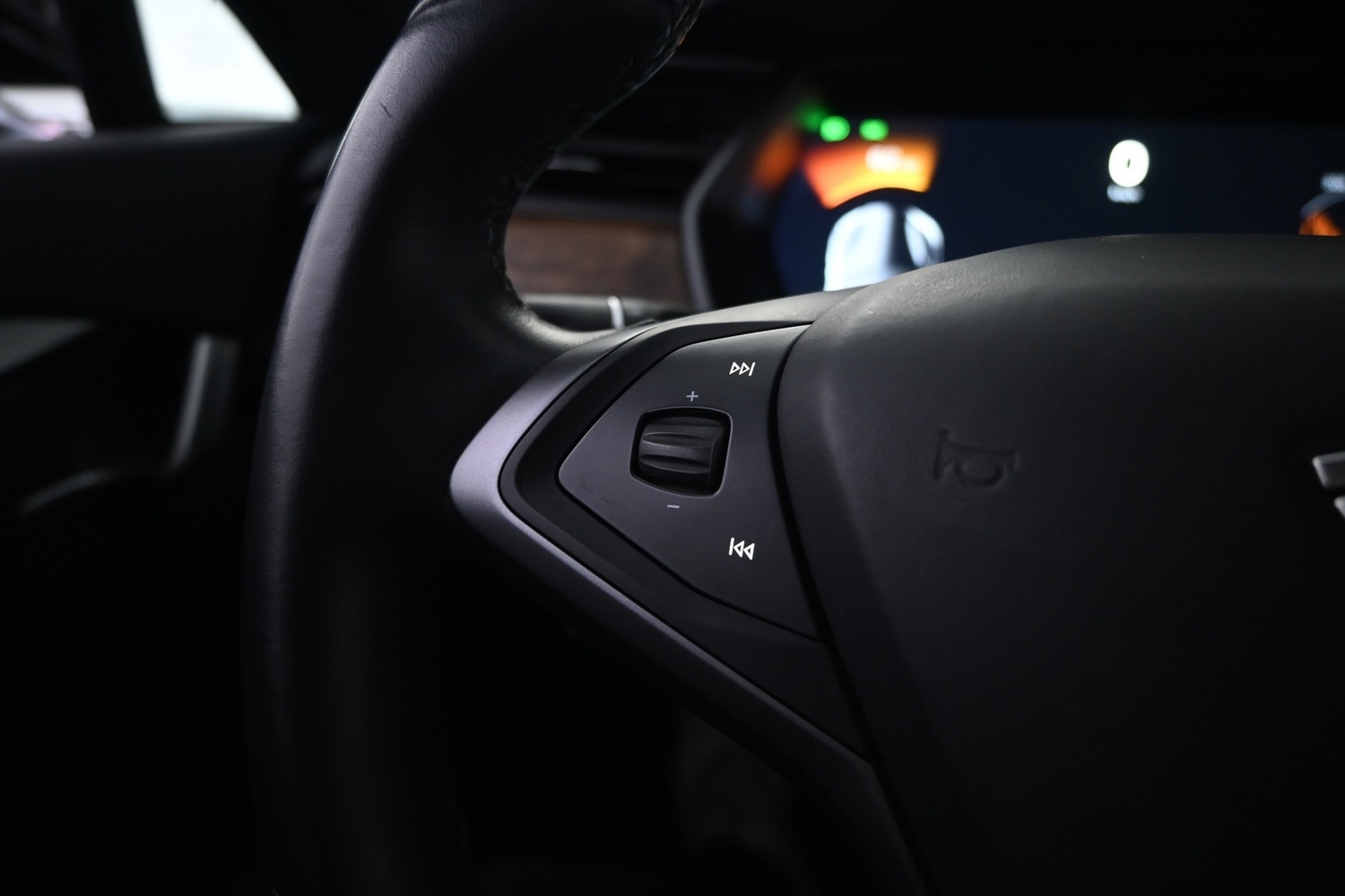 Tesla Model S vaihtoauto