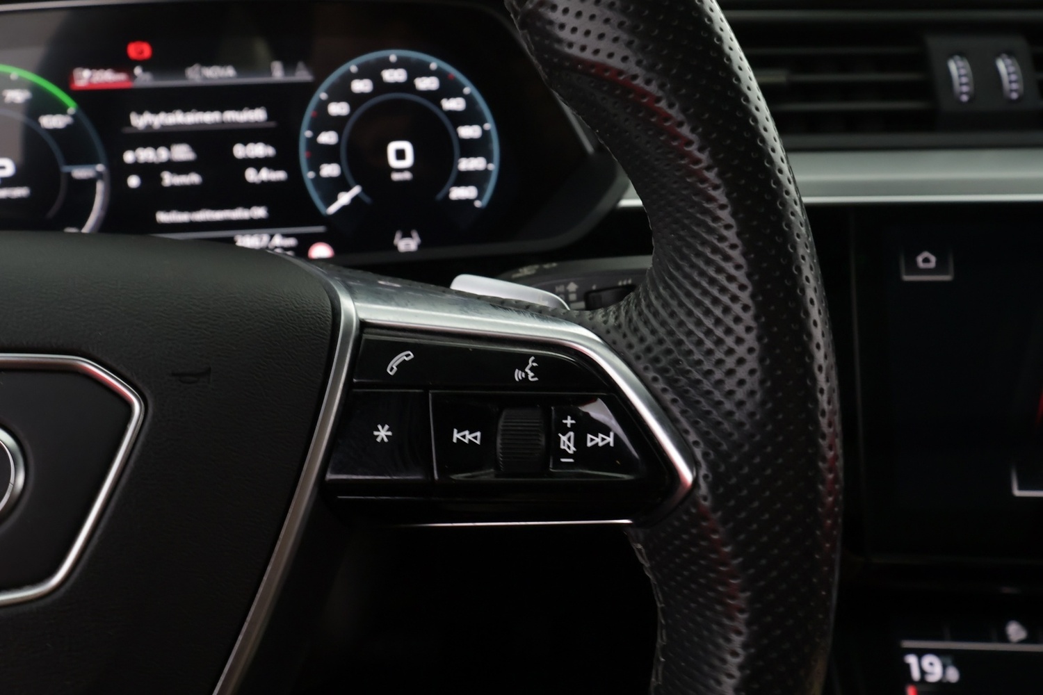 Audi e-tron vaihtoauto