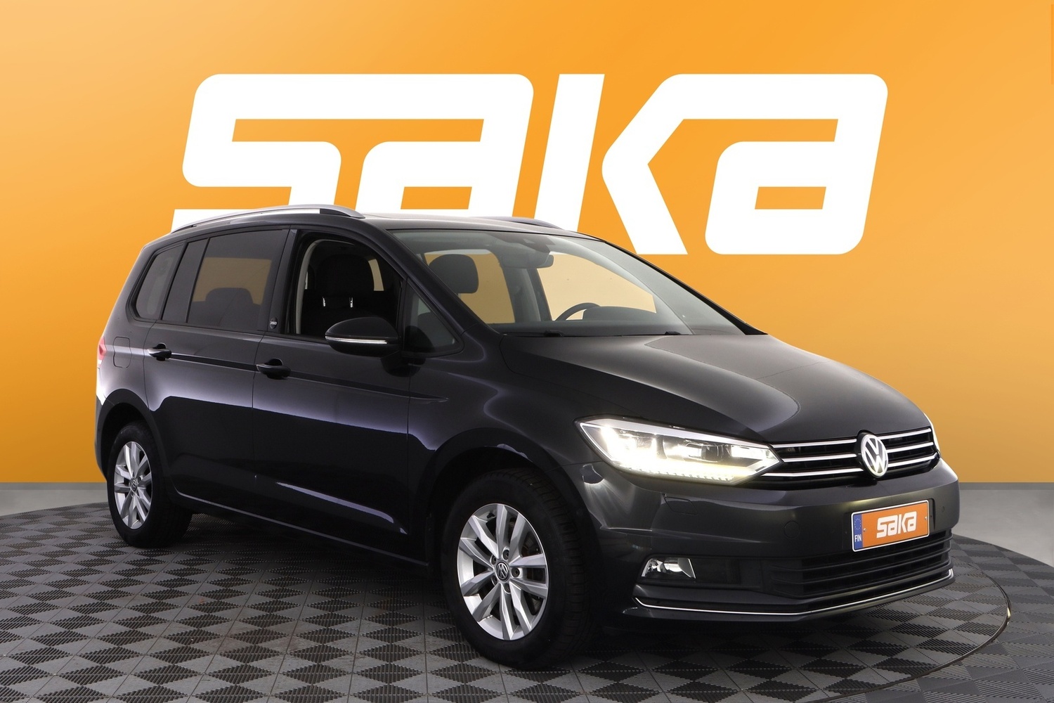 Volkswagen Touran vaihtoauto