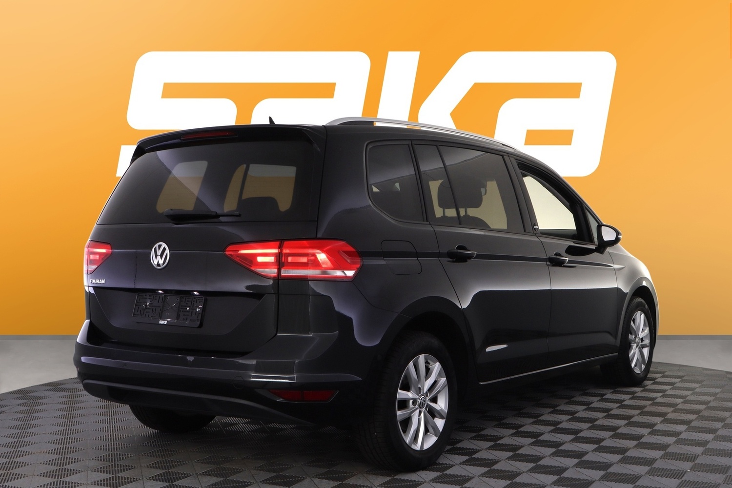 Volkswagen Touran vaihtoauto