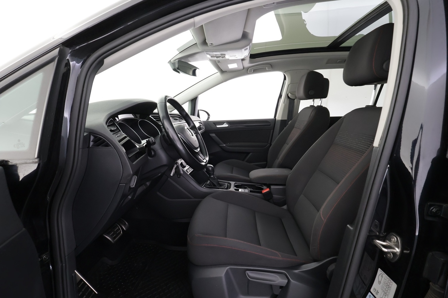 Volkswagen Touran vaihtoauto