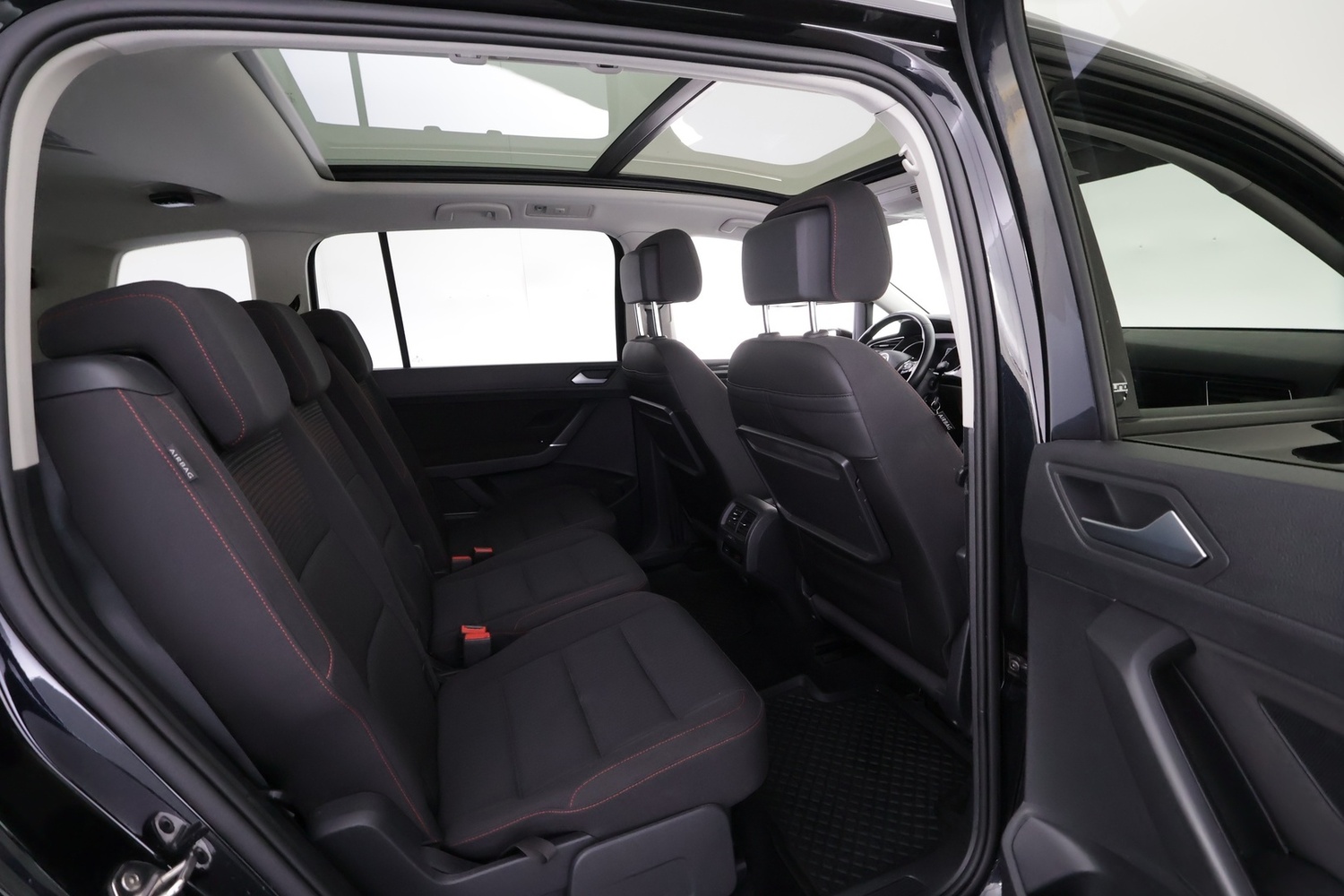 Volkswagen Touran vaihtoauto