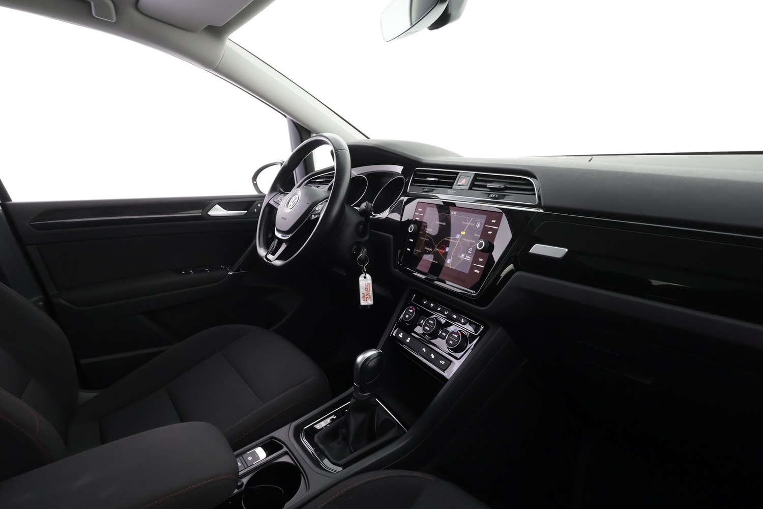 Volkswagen Touran vaihtoauto