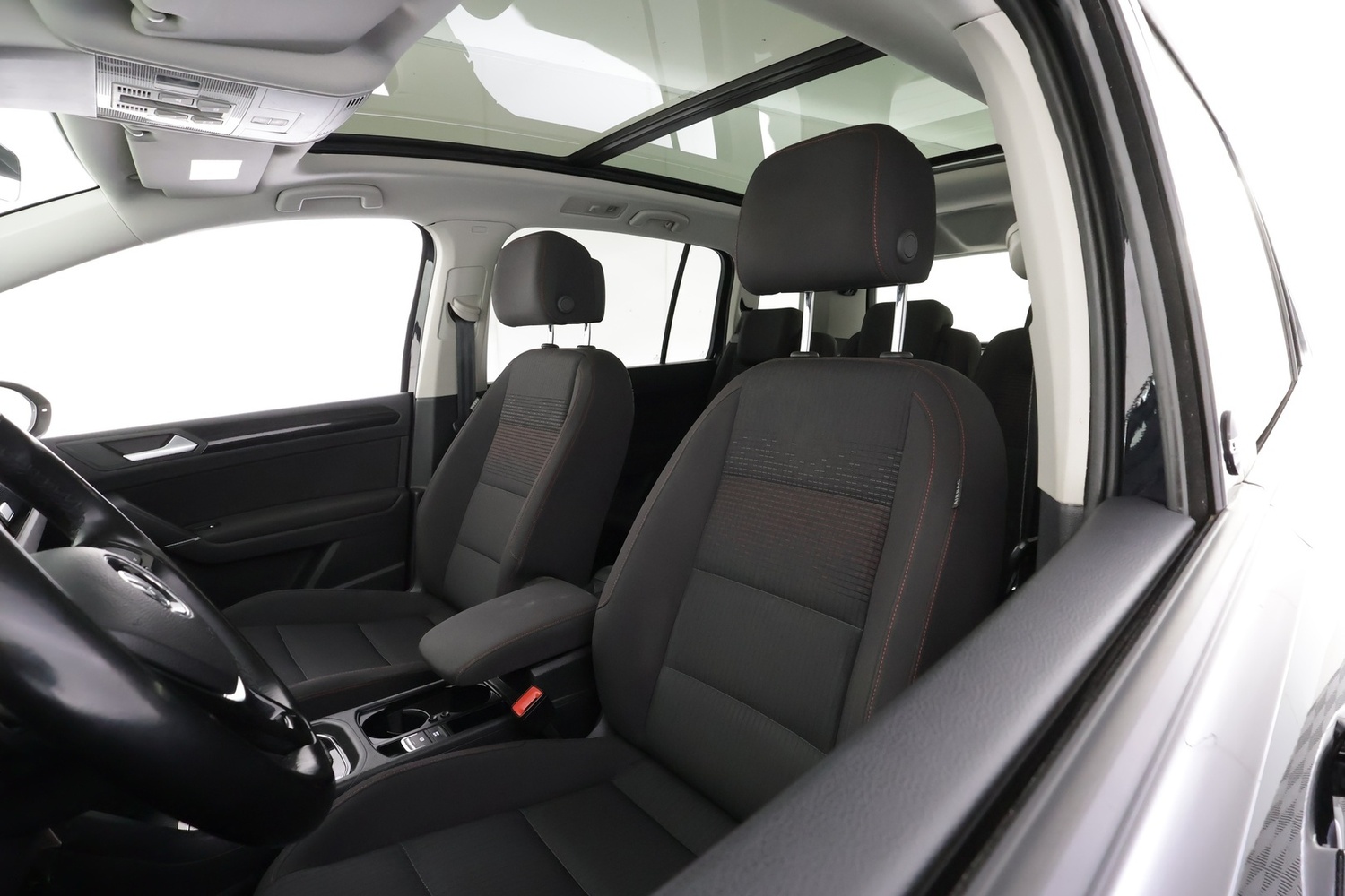 Volkswagen Touran vaihtoauto