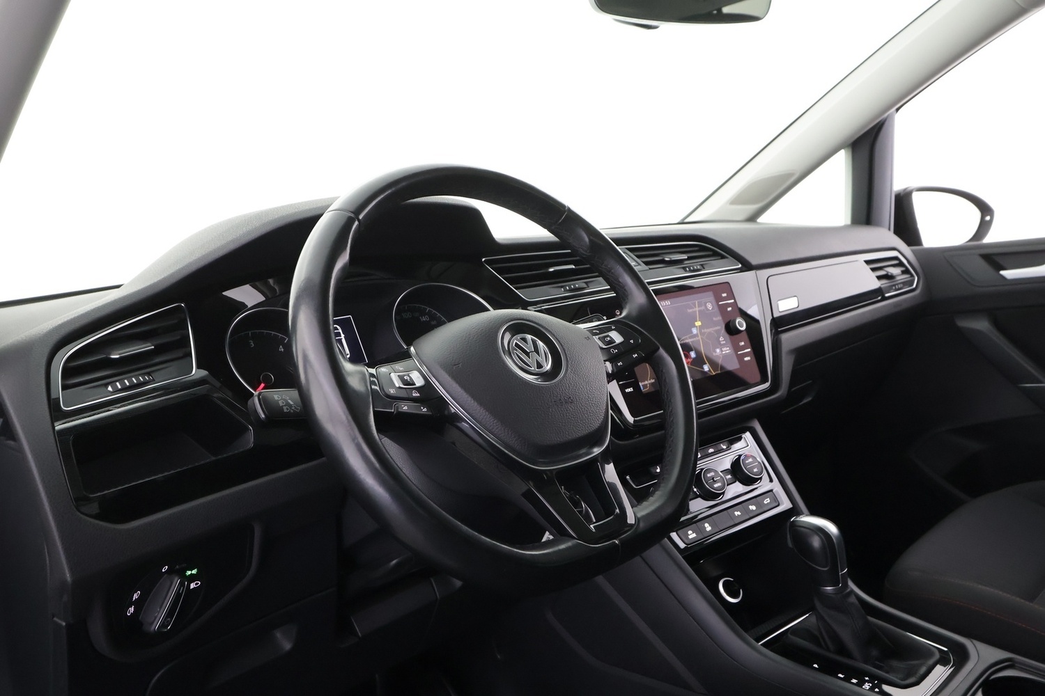 Volkswagen Touran vaihtoauto
