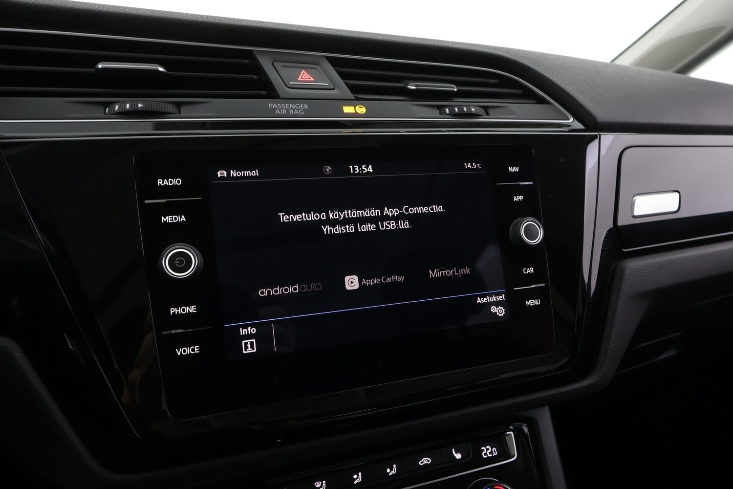 Volkswagen Touran vaihtoauto