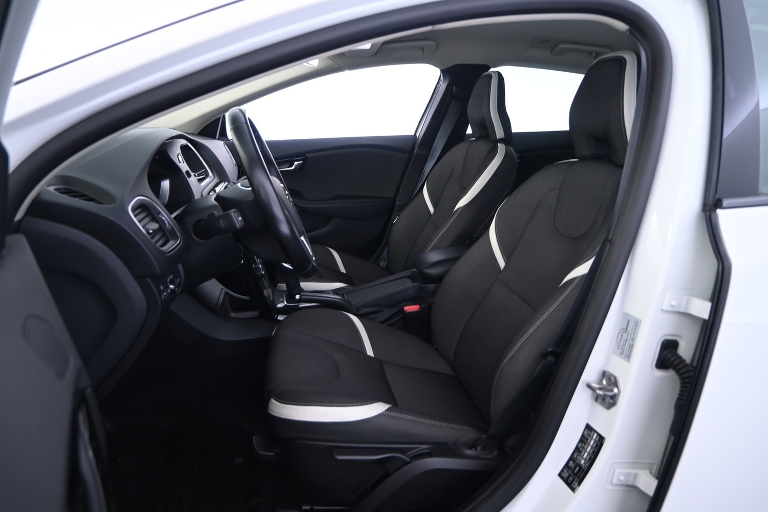 Volvo V40 Cross Country vaihtoauto