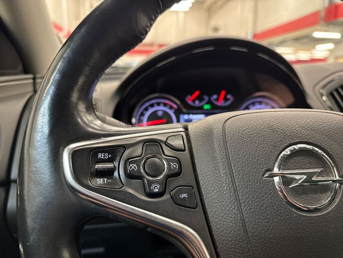 Opel Insignia vaihtoauto