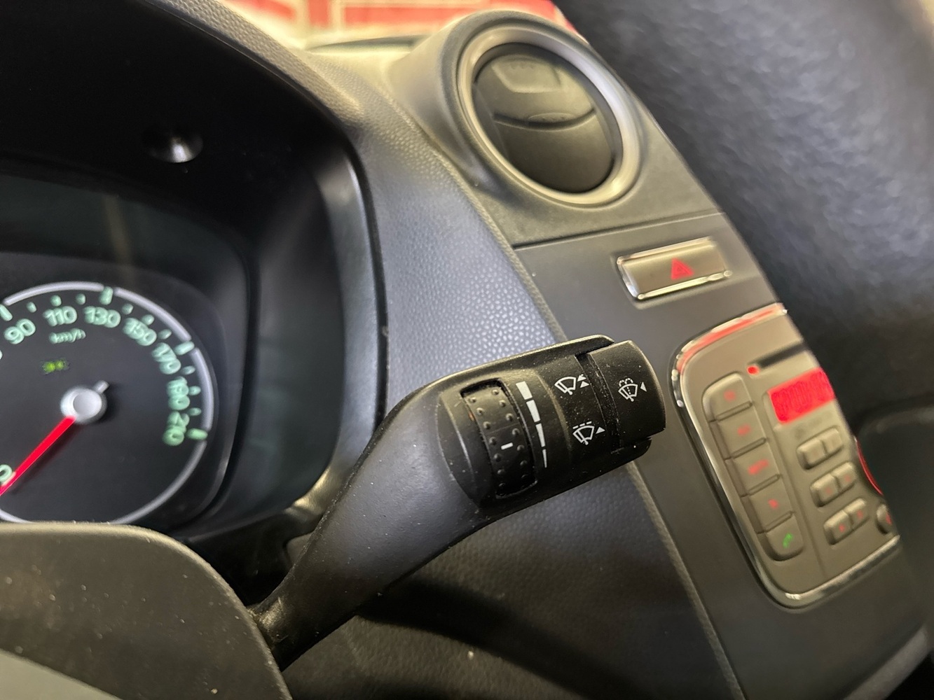 Ford Transit Connect vaihtoauto