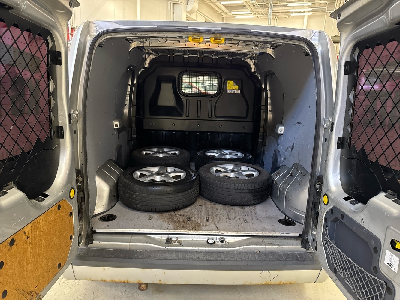 Ford Transit Connect vaihtoauto
