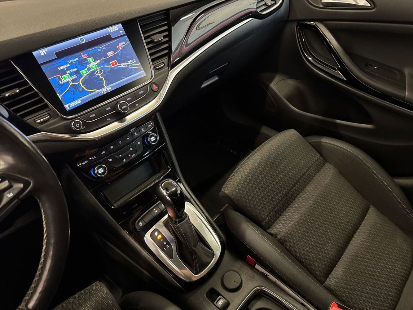 Opel Astra vaihtoauto