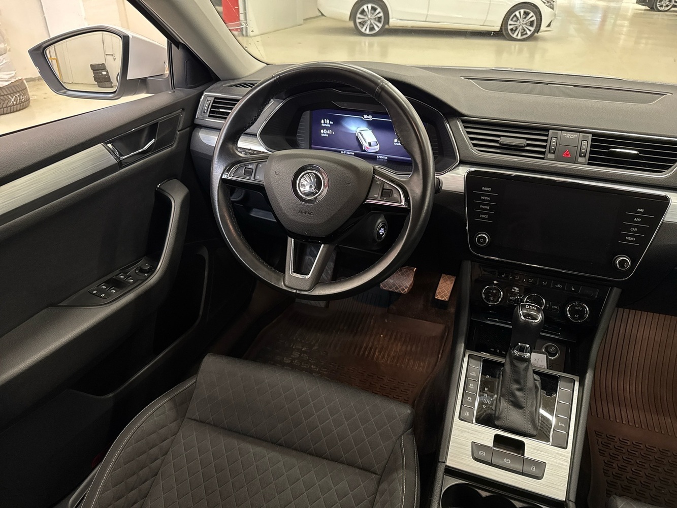 Skoda Superb vaihtoauto
