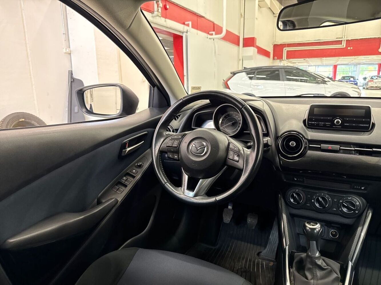 Mazda 2 vaihtoauto