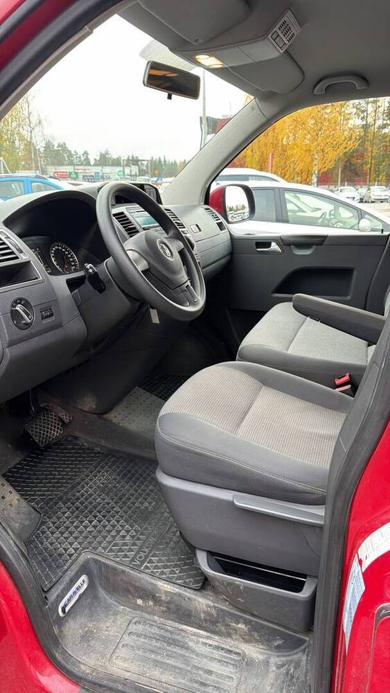 Volkswagen Caravelle vaihtoauto