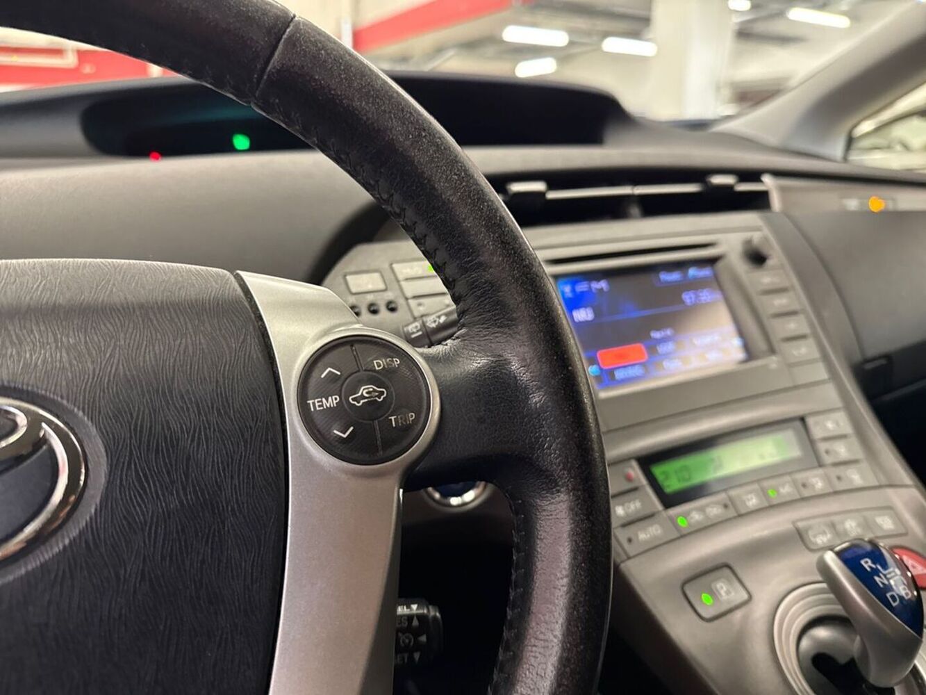 Toyota Prius PHEV vaihtoauto