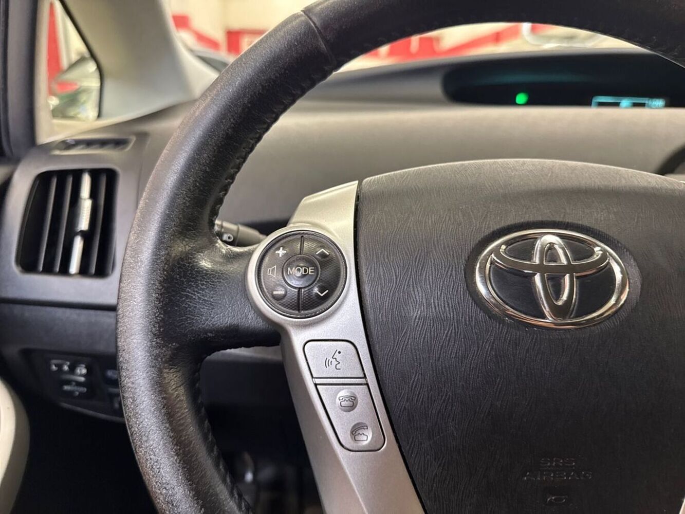 Toyota Prius PHEV vaihtoauto