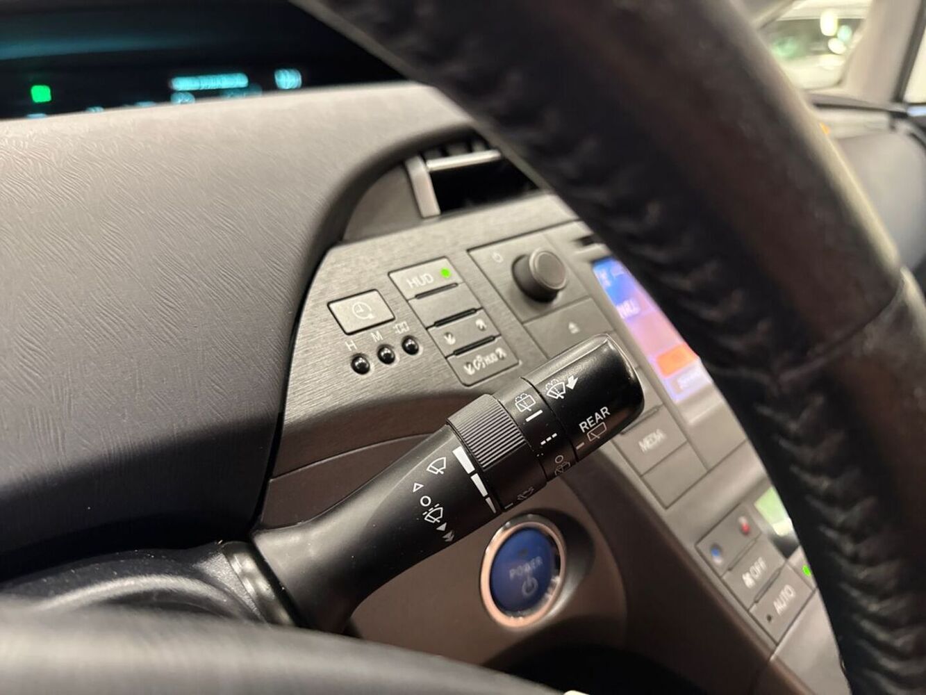 Toyota Prius PHEV vaihtoauto