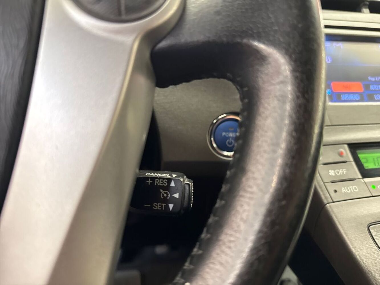 Toyota Prius PHEV vaihtoauto