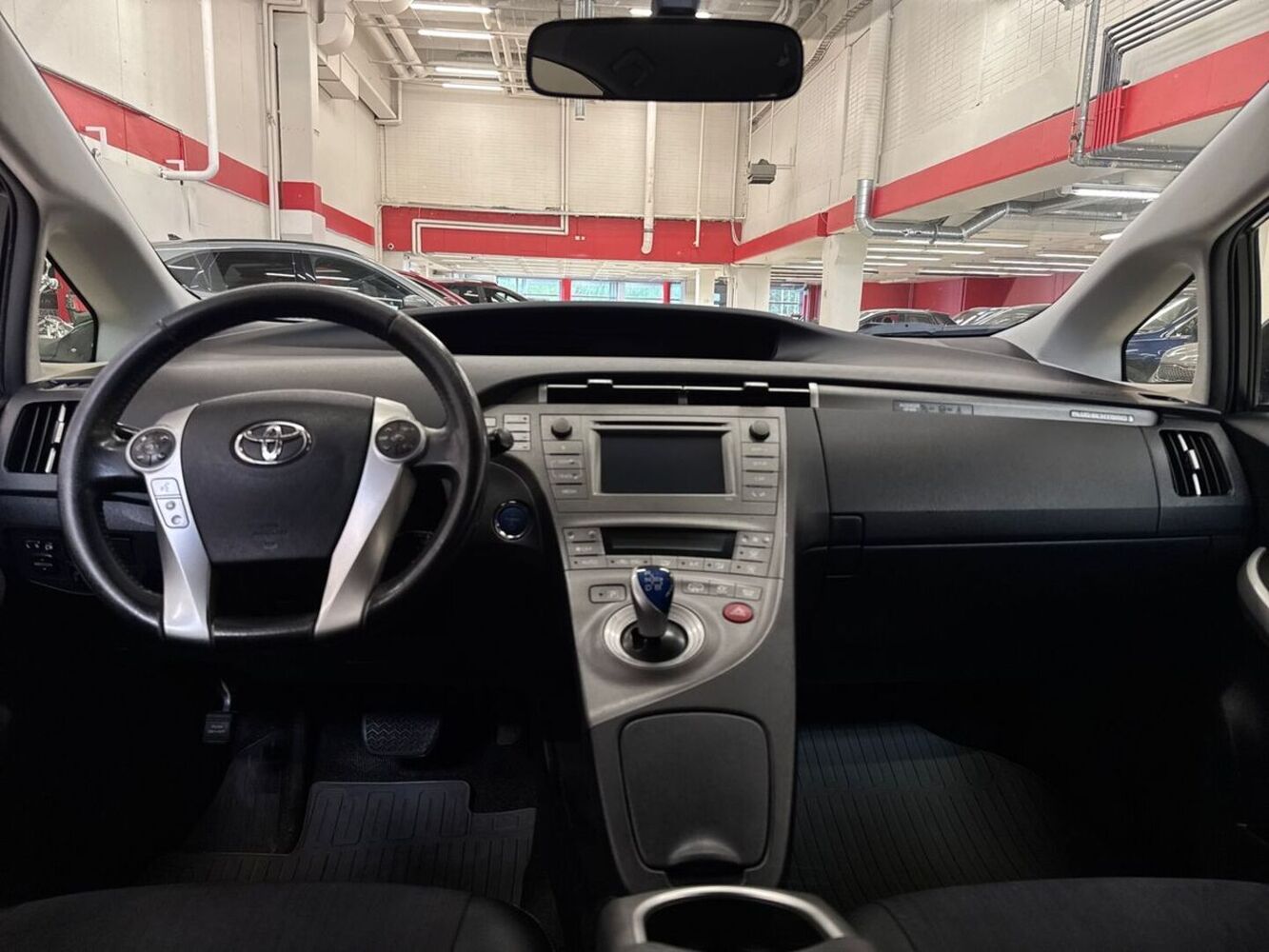 Toyota Prius PHEV vaihtoauto