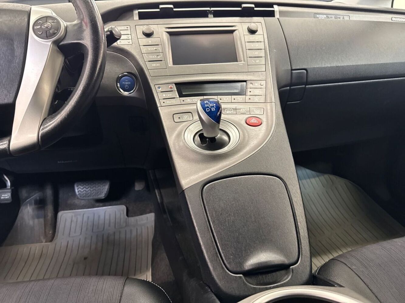 Toyota Prius PHEV vaihtoauto