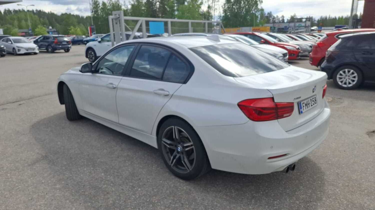 BMW 320 vaihtoauto