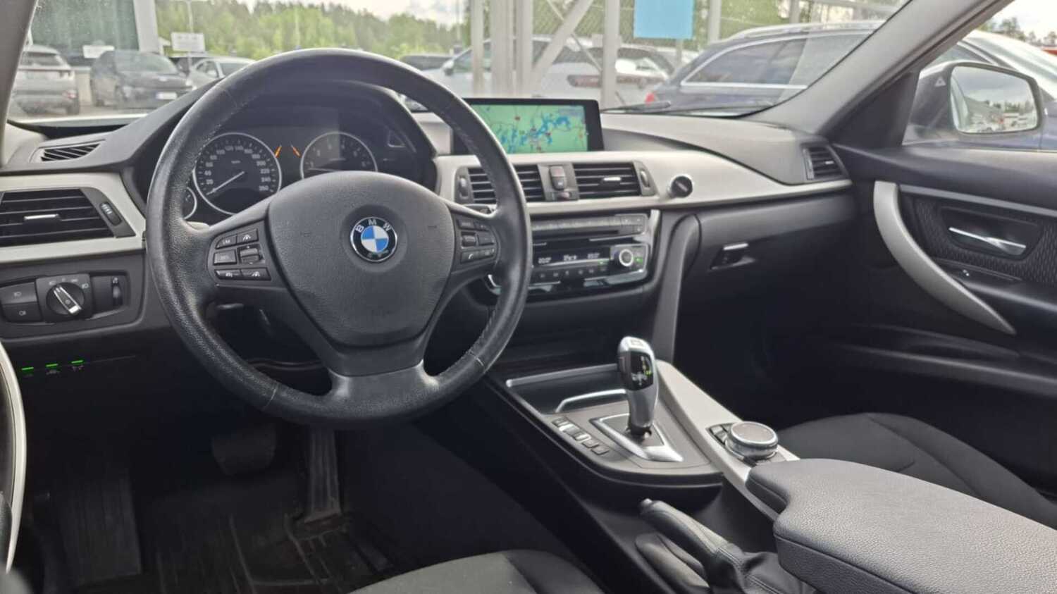 BMW 320 vaihtoauto