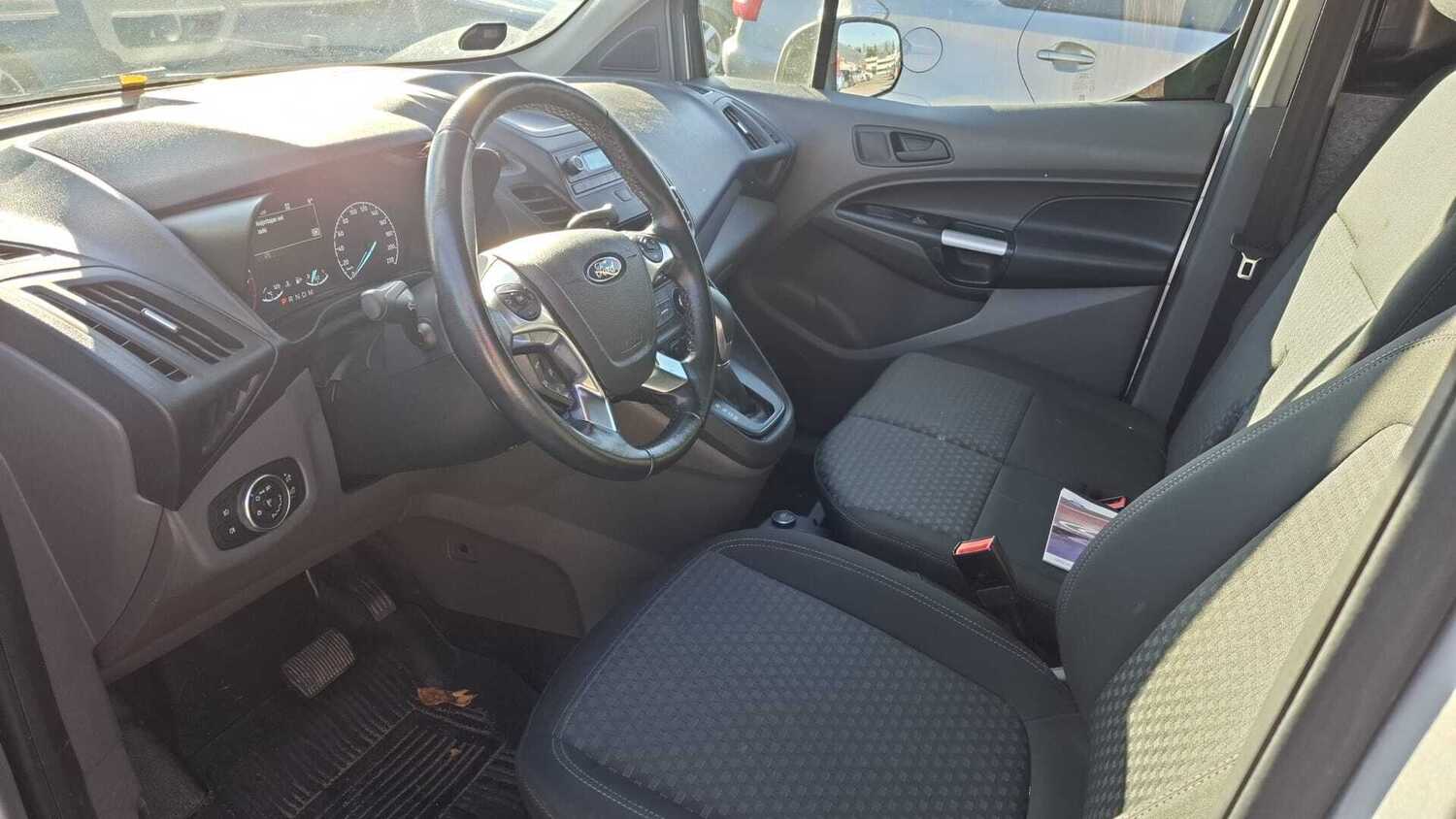 Ford Transit Connect vaihtoauto