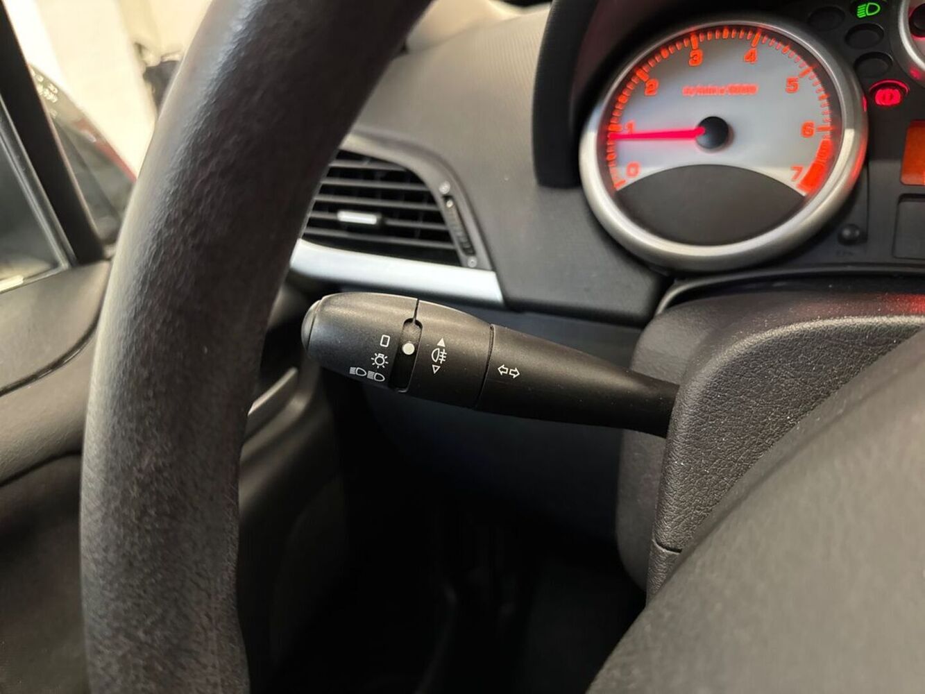 Peugeot 207 vaihtoauto