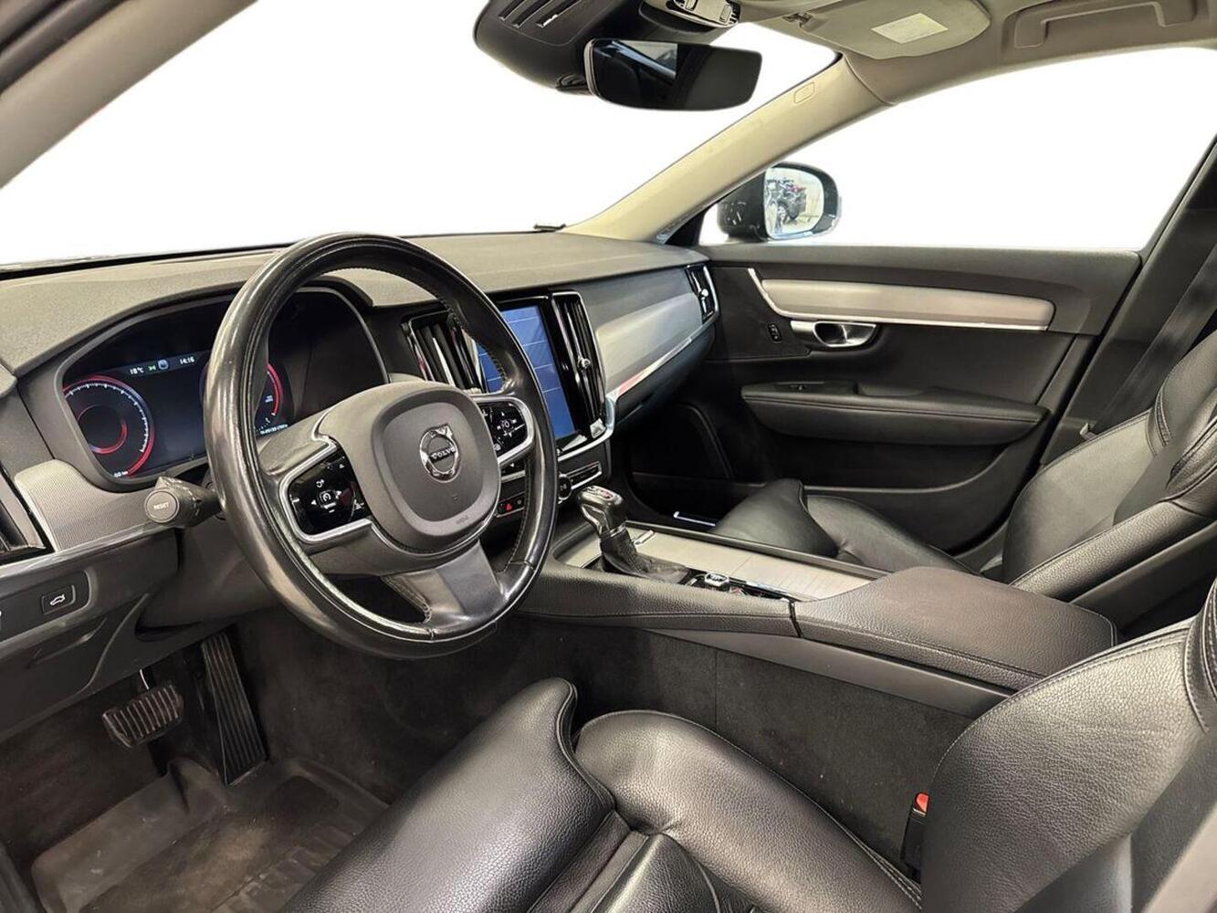 Volvo V90 Cross Country vaihtoauto
