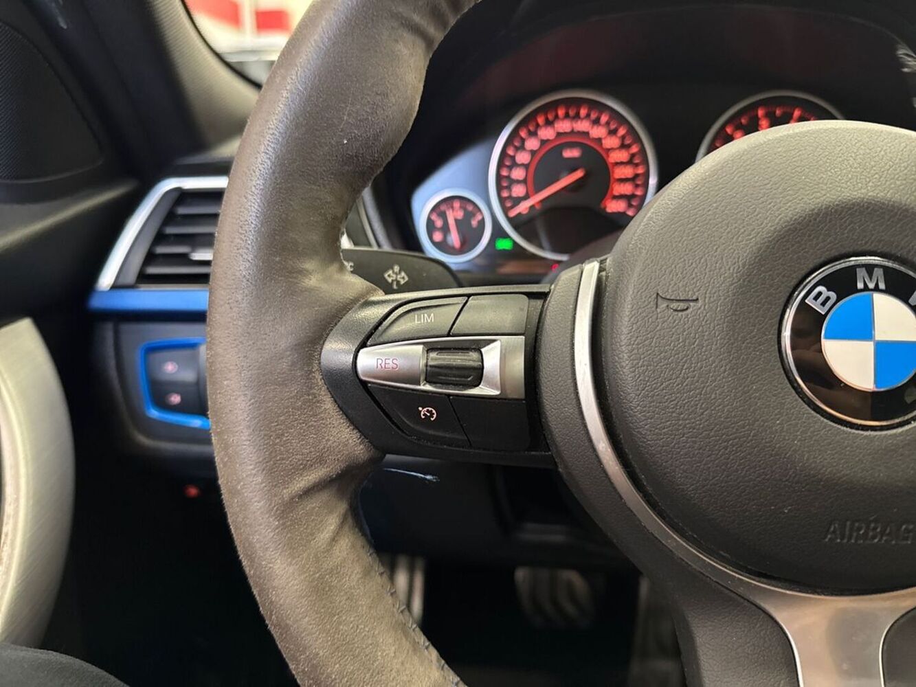 BMW 330 vaihtoauto