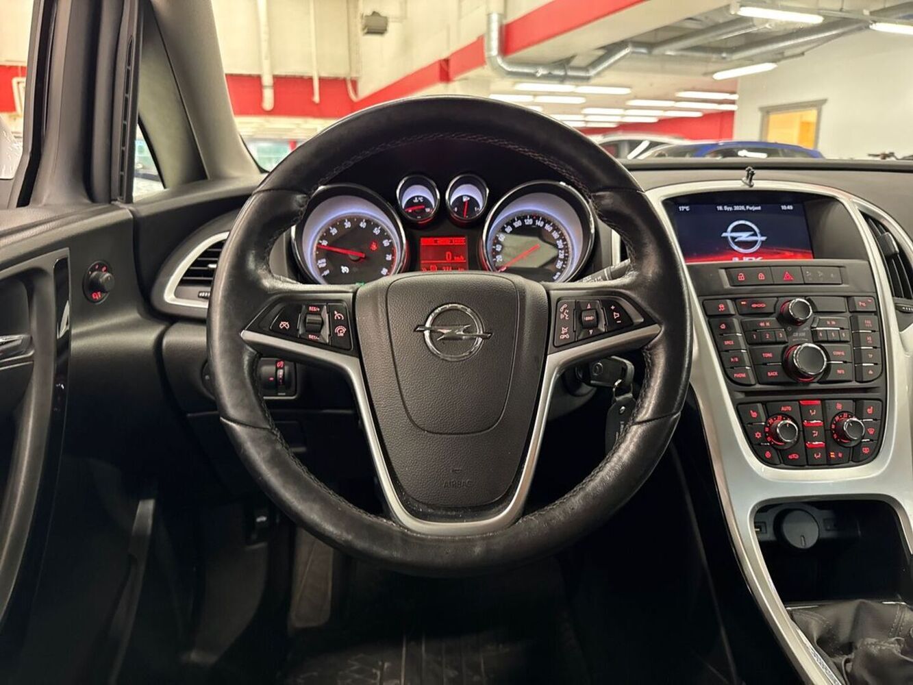 Opel Astra vaihtoauto