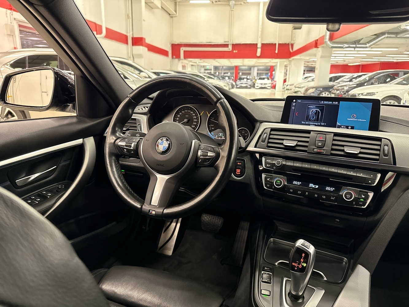 BMW 320 vaihtoauto