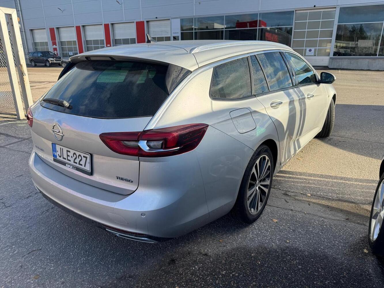 Opel Insignia vaihtoauto