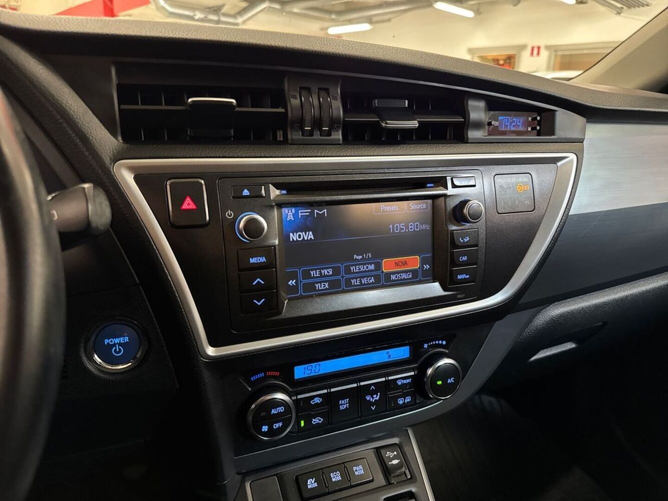 Toyota Auris vaihtoauto