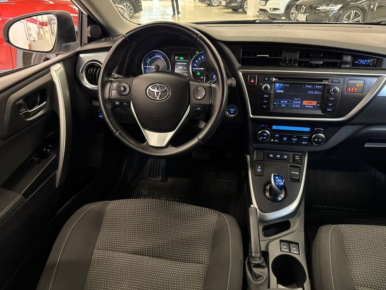 Toyota Auris vaihtoauto