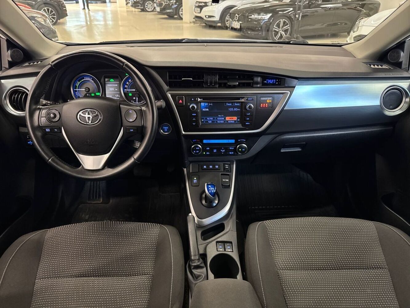 Toyota Auris vaihtoauto