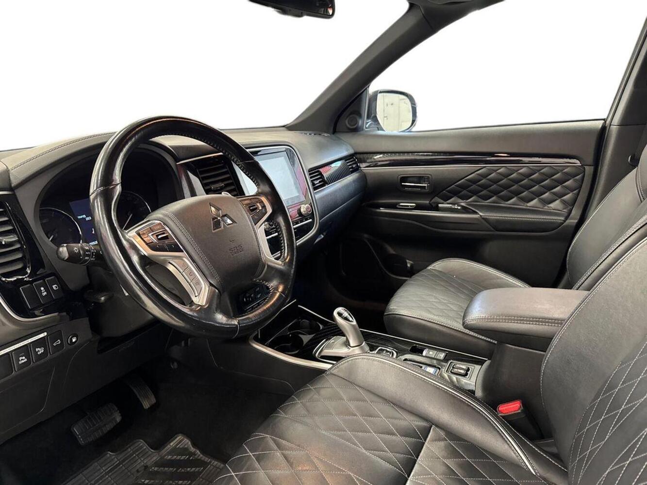 Mitsubishi Outlander PHEV vaihtoauto