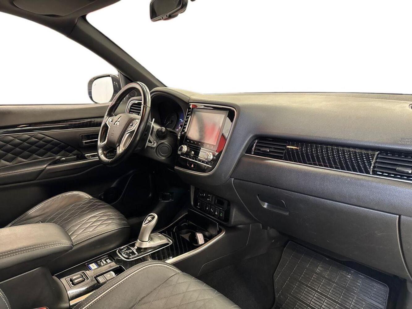 Mitsubishi Outlander PHEV vaihtoauto