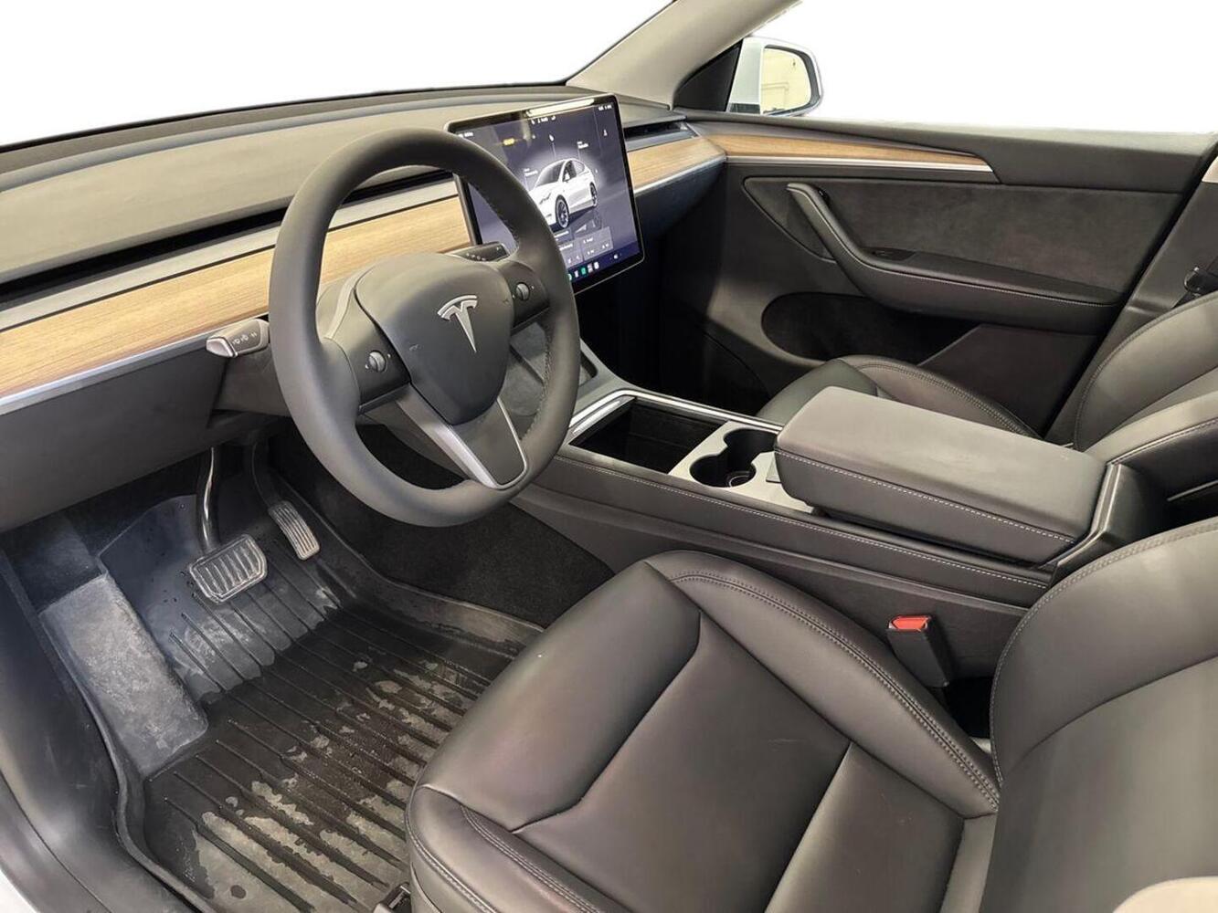 Tesla Model Y vaihtoauto