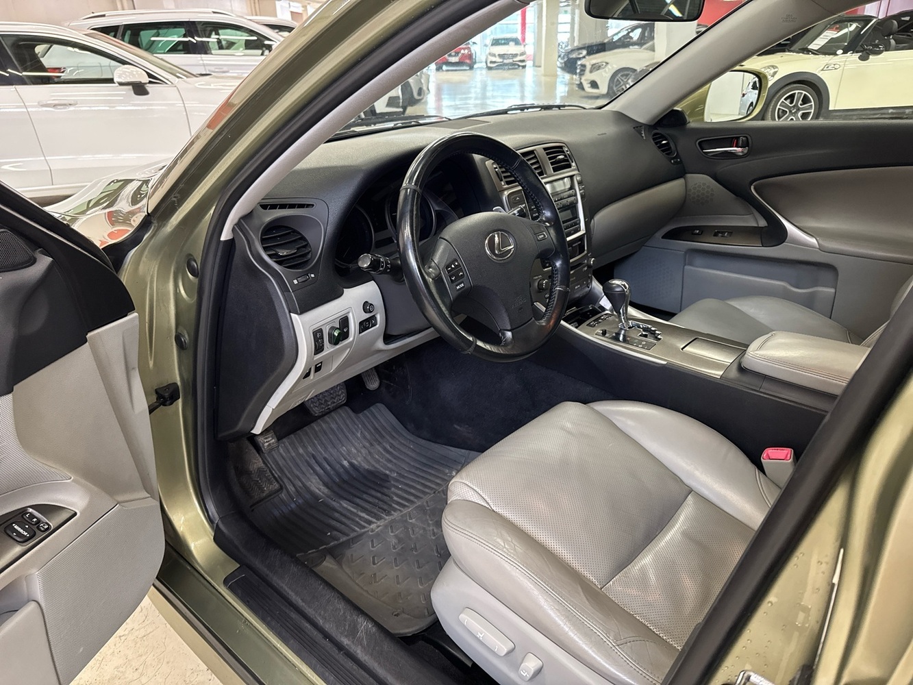 Lexus IS vaihtoauto