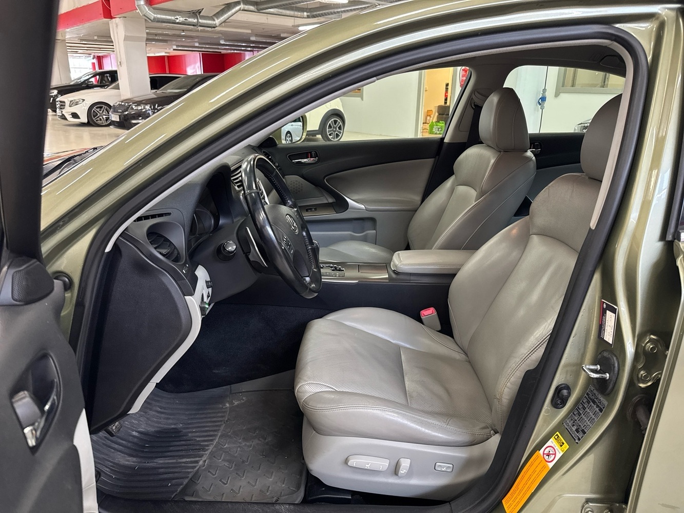Lexus IS vaihtoauto