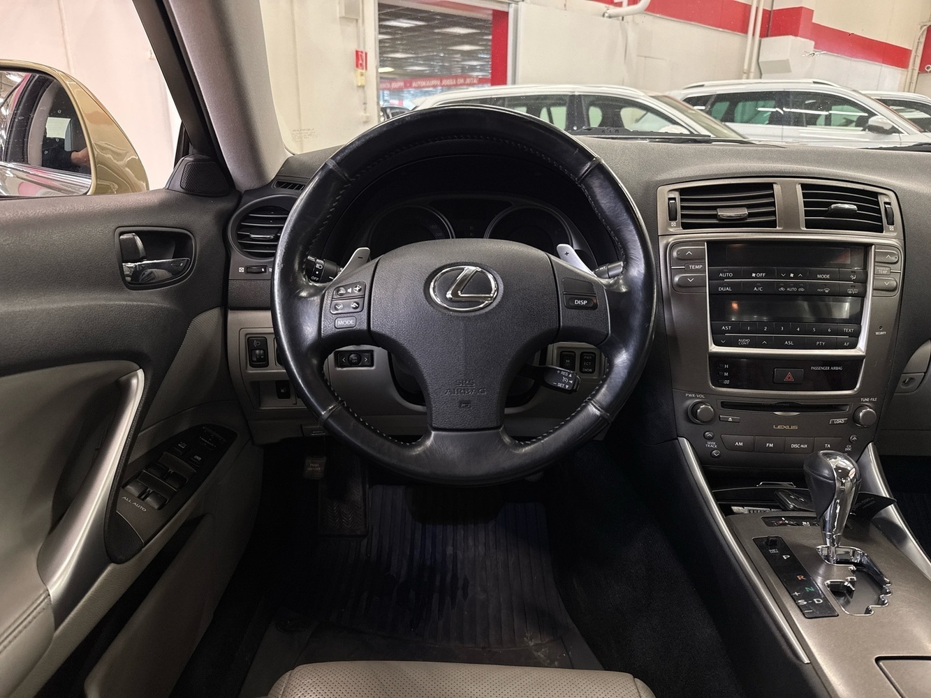 Lexus IS vaihtoauto