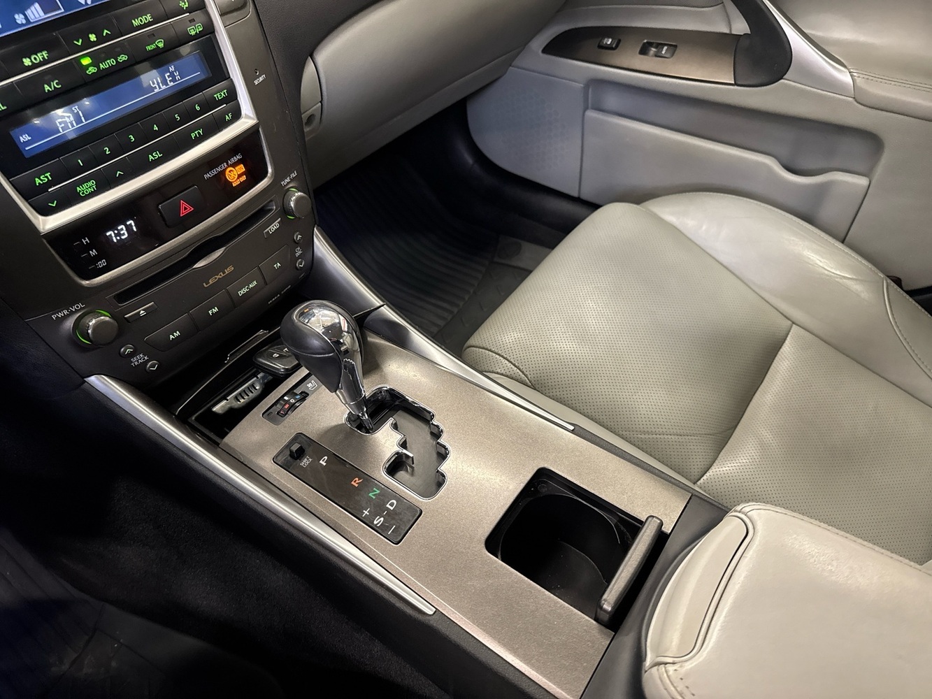 Lexus IS vaihtoauto