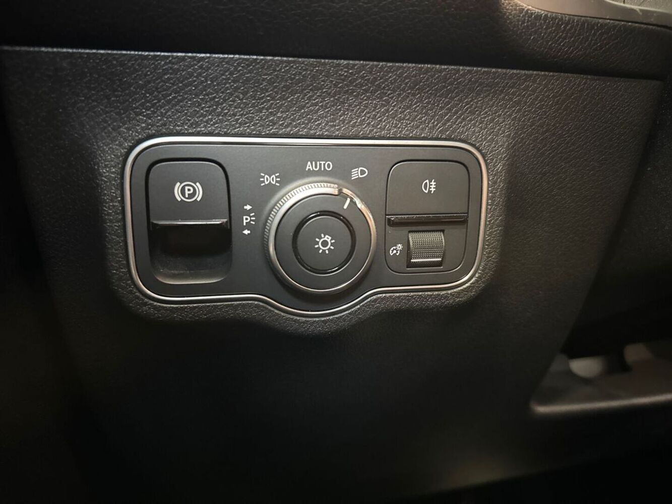 Mercedes-Benz EQB vaihtoauto