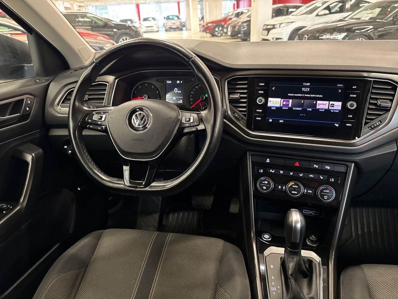 Volkswagen T-Roc vaihtoauto