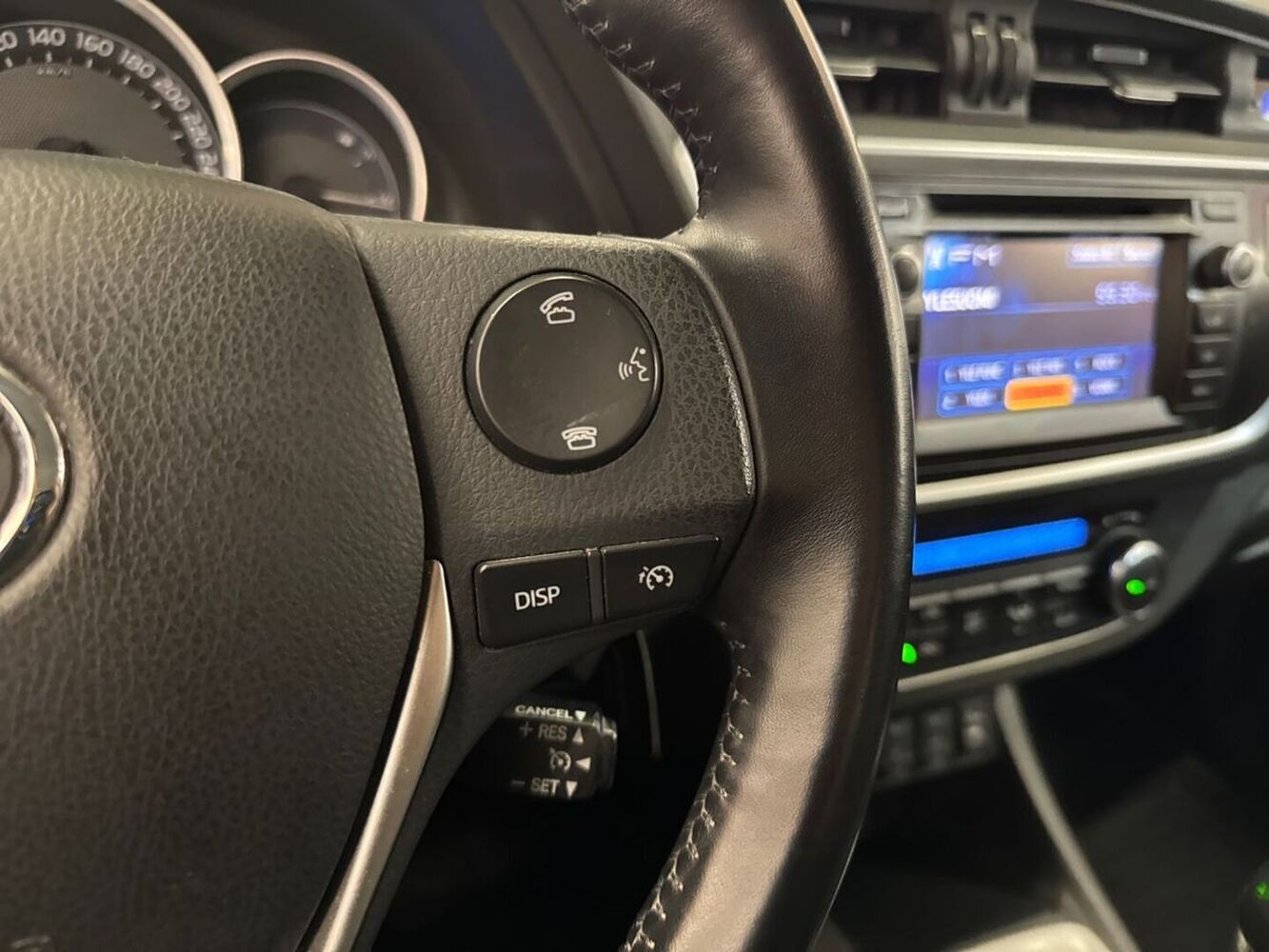 Toyota Auris vaihtoauto
